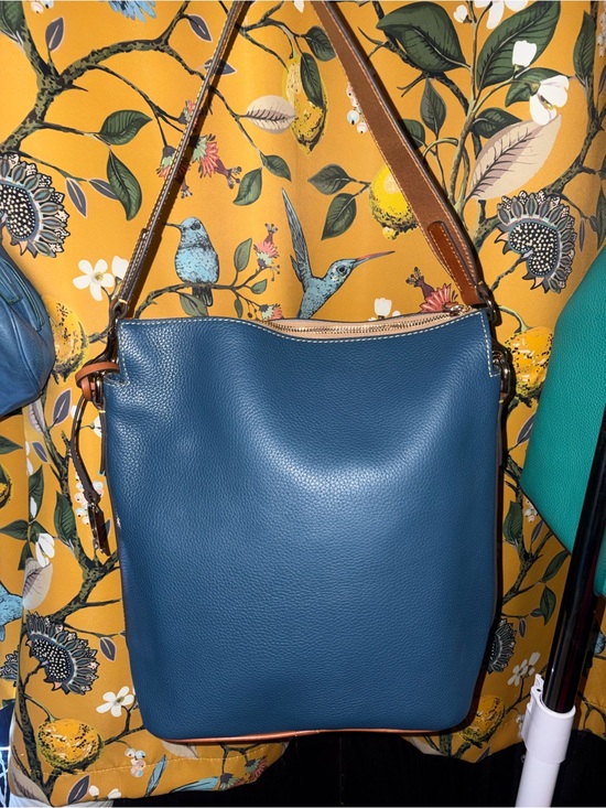 dooney & bourke blue pebble leather backpack Grain Zip Pod : Clothing, Shoes & Jewelry Modern Design This chic and secure backpack Dooney and Bourke Denim Blue
